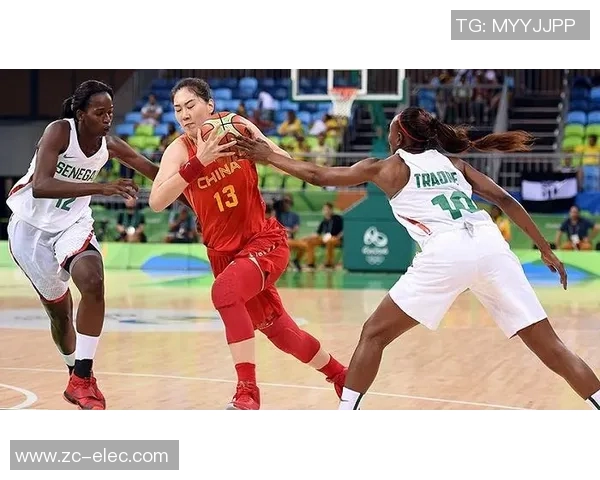 塞内加尔女篮挑战西班牙队全力以赴争夺胜利的精彩对决 塞内加尔女篮挑战西班牙队全力以赴争夺胜利的精彩对决