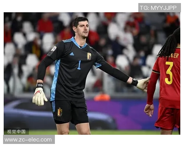 库尔图瓦的传奇之路：从青涩少年到世界级门将的成长历程