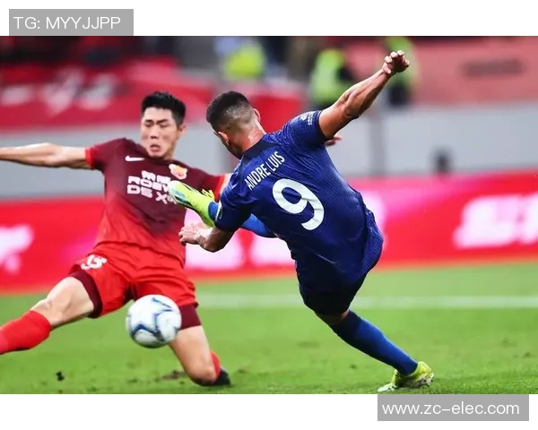 上海足球队的逆袭之旅：从低谷到巅峰的奋斗与荣耀